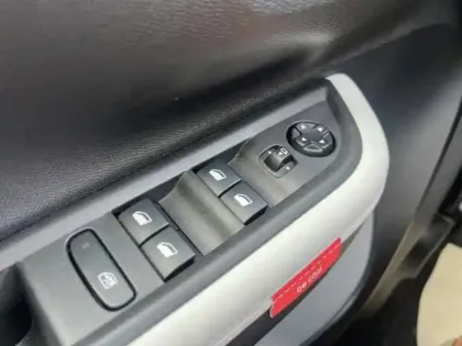 Photo 12 Citroën C3 Gén. IV Ph1 MAX 5