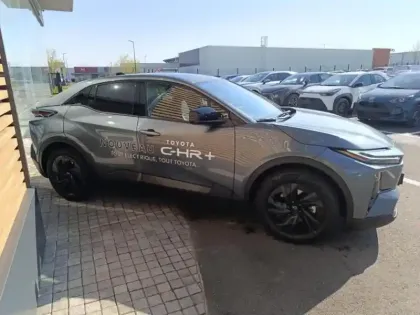 Photo 5 Toyota C-HR + 224ch 77kWh Design Grande Autonomie