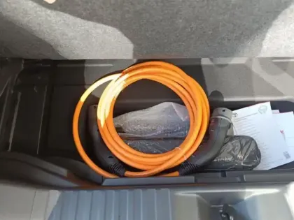 Photo 10 Toyota C-HR + 224ch 77kWh Design Grande Autonomie