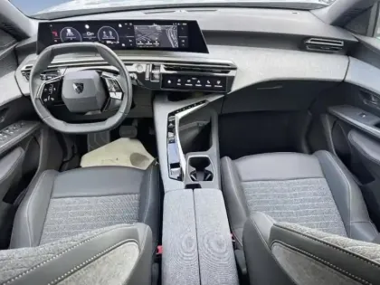 Photo 7 Peugeot 3008 Gén. III Ph1 Allure 5