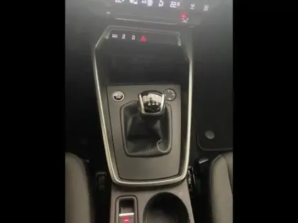 Photo 8 Audi A3  Sportback 35 TFSI 150ch Business line