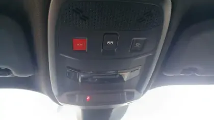 Photo 33 Peugeot 2008  Hybrid 136 e-DCS6