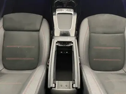 Photo 29 Mercedes CLA  Coupé 250 e Hybrid EQ 8G-DCT