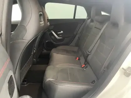 Photo 15 Mercedes CLA  Shooting Brake 200 d 8G-DCT