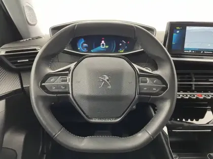 Photo 15 Peugeot 2008  PureTech 130 S&S EAT8