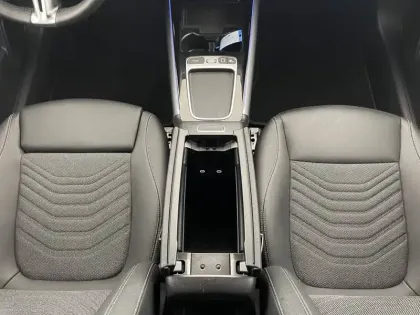 Photo 29 Mercedes GLA  250 e Hybrid EQ 8G-DCT