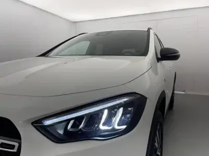 Photo 62 Mercedes GLA  250 e Hybrid EQ 8G-DCT