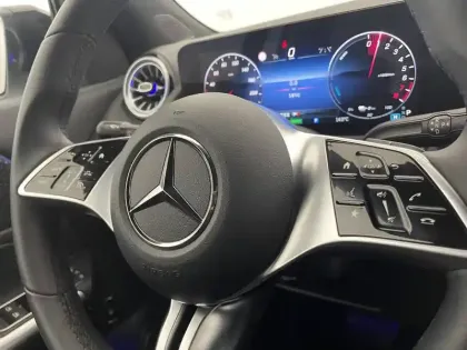 Photo 55 Mercedes GLA  250 e Hybrid EQ 8G-DCT