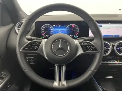 Photo 86 Mercedes GLA  250 e Hybrid EQ 8G-DCT