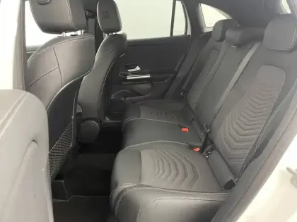 Photo 15 Mercedes GLA  250 e Hybrid EQ 8G-DCT