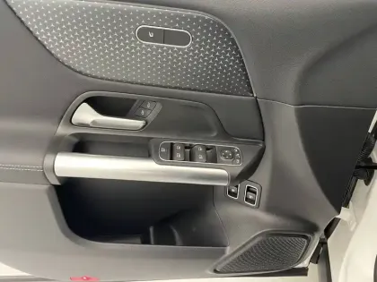 Photo 24 Mercedes GLA  250 e Hybrid EQ 8G-DCT