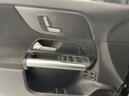 Photo 24 Mercedes GLA  250 e 8G-DCT