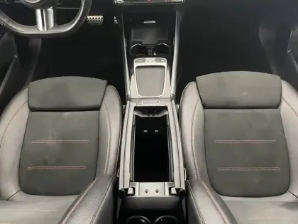 Photo 29 Mercedes GLA  250 e 8G-DCT