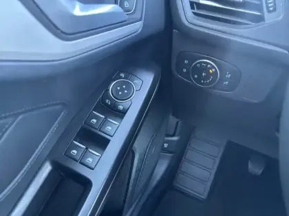 Photo 35 Ford Focus Gén. IV Ph1 Titanium X 5