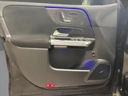 Photo 15 Mercedes GLB 200 d AMG Line