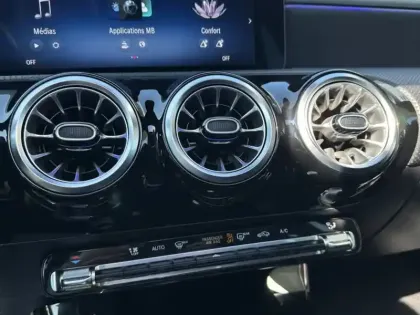 Photo 30 Mercedes Classe A 180 d AMG Line