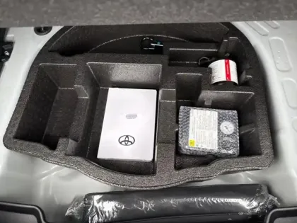 Photo 14 Toyota Yaris Gén. I Ph1 Design 5