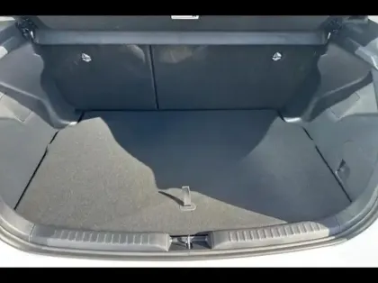 Photo 8 Toyota Yaris  116h Design 5p MC24