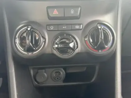 Photo 14 Peugeot 2008  1.2 PureTech 82ch Style