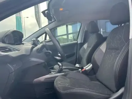 Photo 6 Peugeot 2008  1.2 PureTech 82ch Style