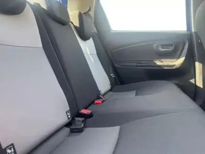 Photo 9 Toyota Yaris  100h Dynamic 5p RC19