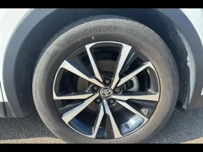 Photo 13 Toyota C-HR  1.8 Hybride 140ch Design MY25