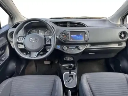 Photo 10 Toyota Yaris  100h Dynamic 5p RC19