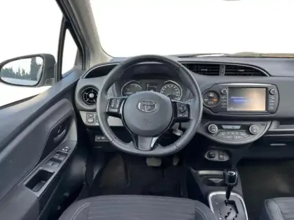 Photo 11 Toyota Yaris  100h Dynamic 5p RC19