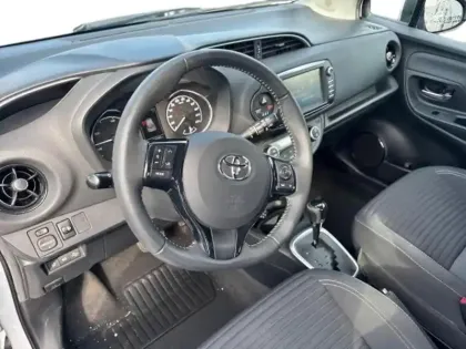 Photo 14 Toyota Yaris  100h Dynamic 5p RC19