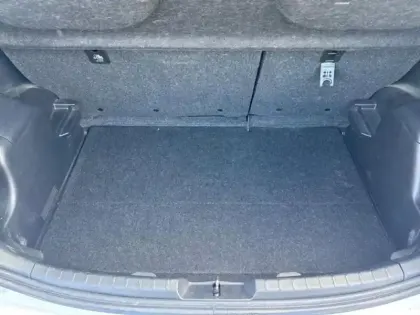 Photo 12 Toyota Yaris  100h Dynamic 5p RC19