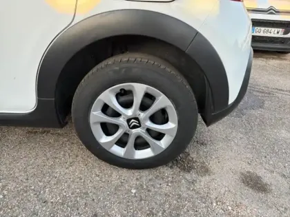 Photo 10 Citroën C3  1.5 BlueHDi 100ch S&S Feel E6.d