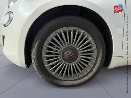 Photo 9 Fiat 500  e 95ch (RED) MY22 Camera GPS