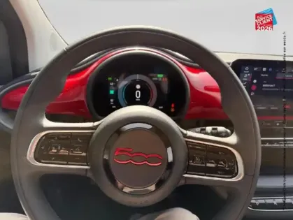 Photo 11 Fiat 500  e 95ch (RED) MY22 Camera GPS