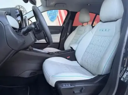 Photo 10 Fiat 600  1.2 Hybrid 100ch La Prima DCT6