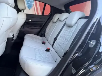 Photo 11 Fiat 600  1.2 Hybrid 100ch La Prima DCT6