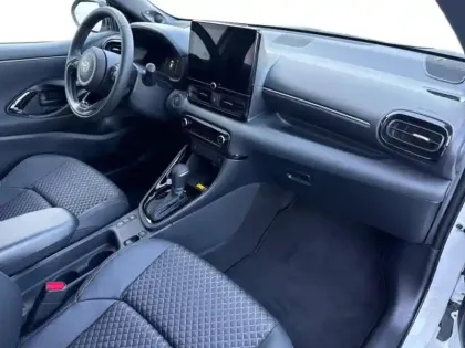 Photo 8 Toyota Yaris  130h Collection 5p MY25