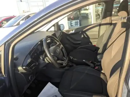 Photo 10 Ford Fiesta Gén. V Ph2 Titanium Business 5