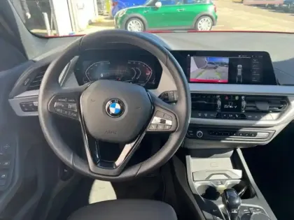 Photo 6 BMW Serie 1 Gén. III (F40) Ph1 Business Design 5