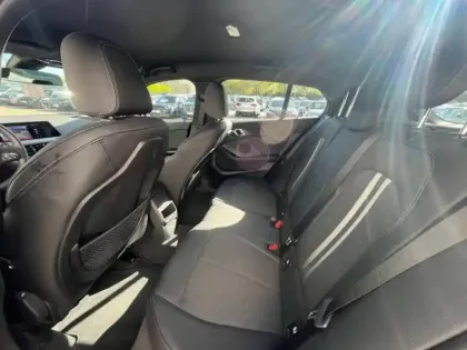 Photo 7 BMW Serie 1 Gén. III (F40) Ph1 Business Design 5