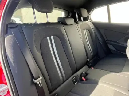 Photo 10 BMW Serie 1 Gén. III (F40) Ph1 Business Design 5