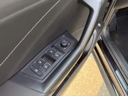 Photo 8 Volkswagen T-roc  1.5 TSI Evo2 150ch Style Edition DSG7