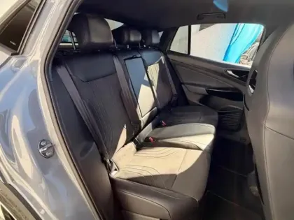 Photo 8 Volkswagen Id.5  204ch Pro Performance 77 kWh