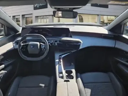 Photo 8 Peugeot 3008  1.2 Hybrid 136ch Allure e-DCS6