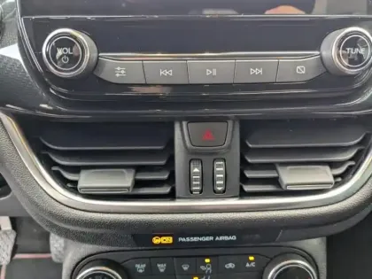 Photo 9 Ford Fiesta Gén. V Ph2 ST-Line X 5