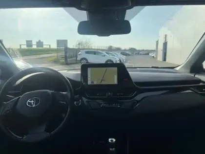 Photo 13 Toyota C-HR  1.8 Hybride 122ch Design E-CVT