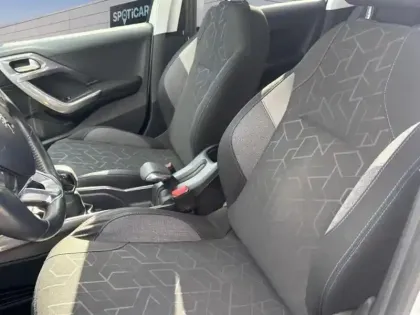 Photo 9 Peugeot 2008  1.2 PureTech 82ch Style