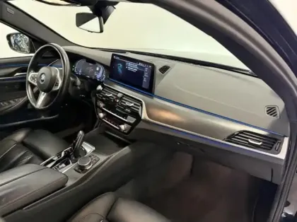 Photo 7 BMW Serie 5 Série 5 545eA xDrive 394ch M Sport Steptronic