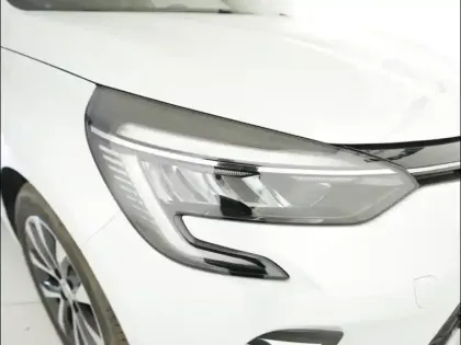 Photo 12 Renault Clio  1.6 E-Tech hybride 145ch Techno