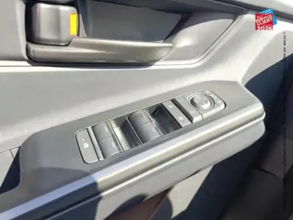 Photo 10 Toyota C-HR + 224ch 77kWh Design Grande Autonomie