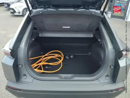 Photo 13 Toyota C-HR + 224ch 77kWh Design Grande Autonomie